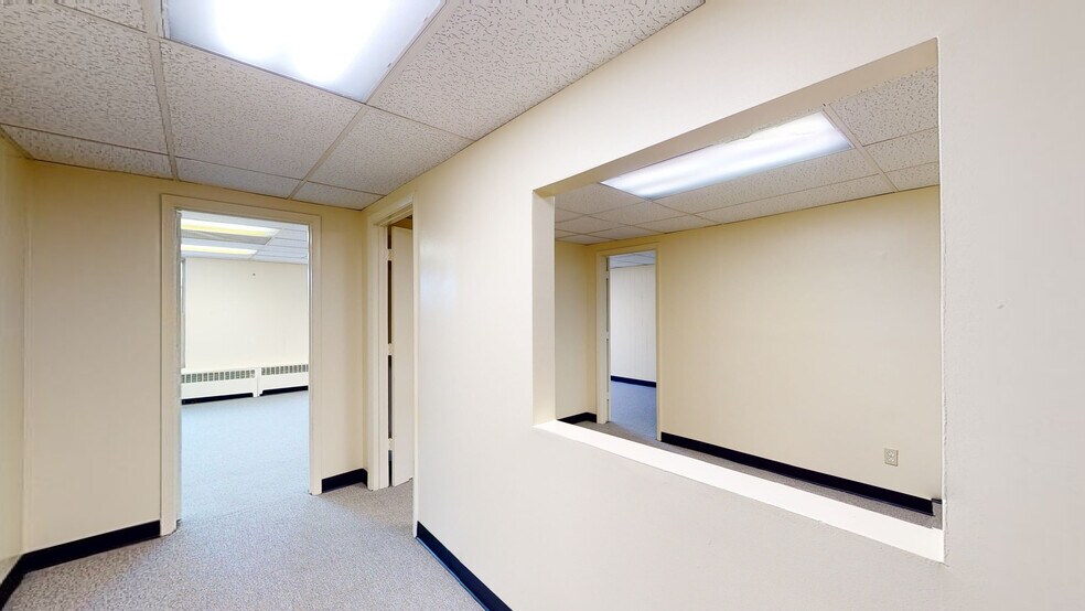 More Photos Of 7364-7390 Reading Rd, Cincinnati Storefront Retail Office For Lease