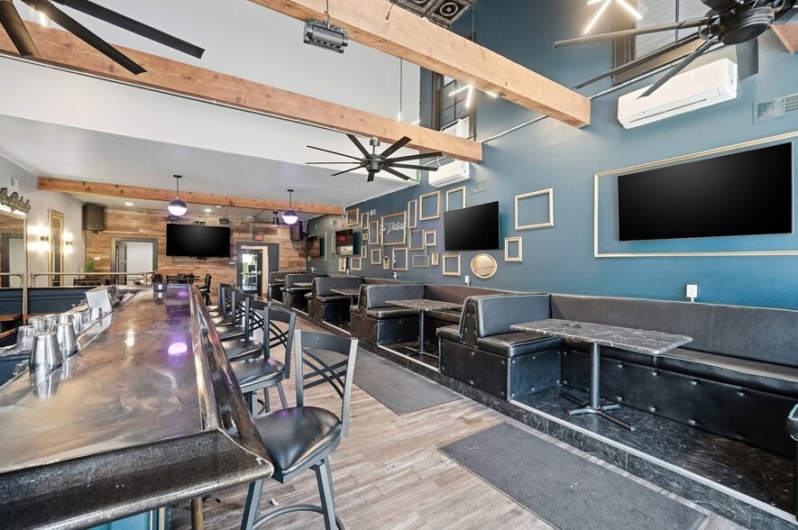 More Photos Of 4034 Hamilton Ave, Cincinnati Storefront Retail Office For Sale