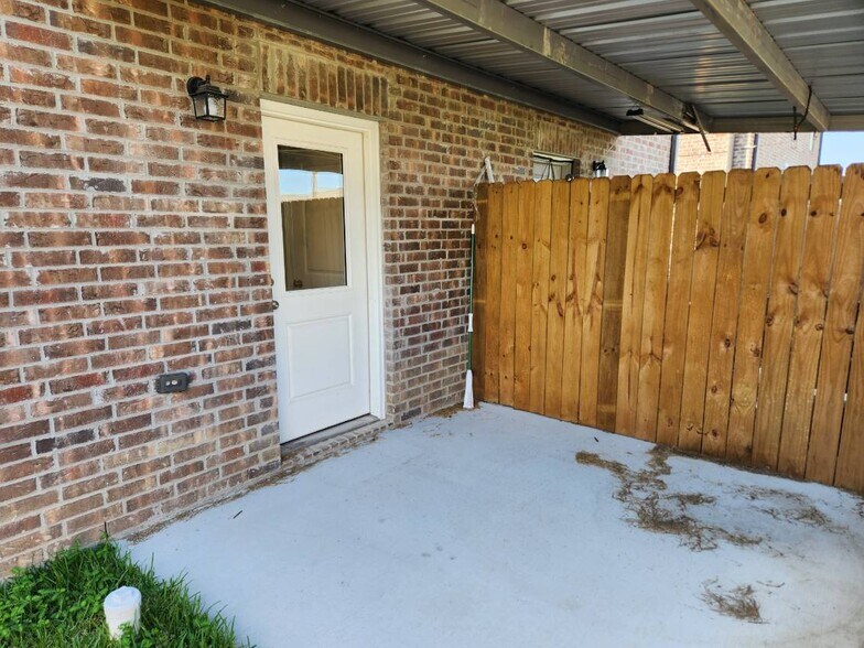 More Photos Of 602 Penn St, Lake Charles Apartments For Sale