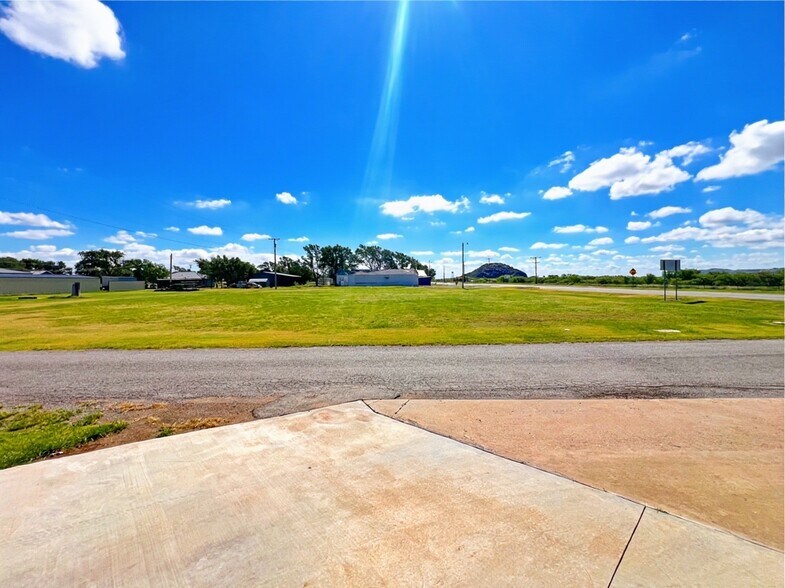 More Photos Of 509 1st St, Granite Carwash For Sale