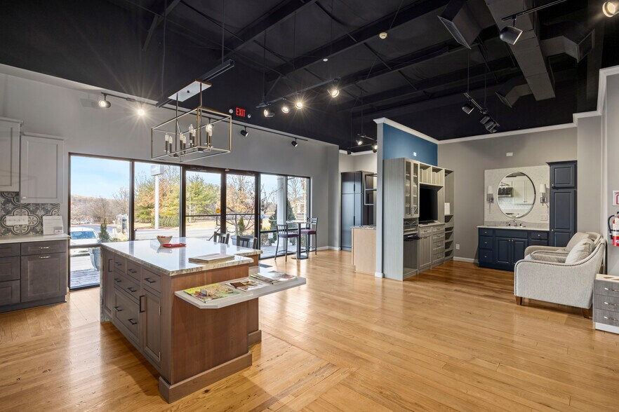 More Photos Of 1930 Deyerle Ave, Harrisonburg Freestanding For Sale