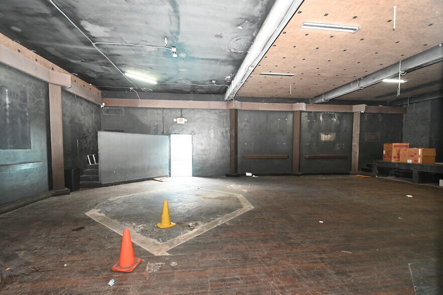 More Photos Of 47 W Amelia St, Orlando Bar For Sale