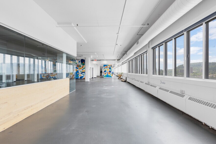 Primary Photo Of 5455 De Gaspé Av, Montréal Loft Creative Space For Lease