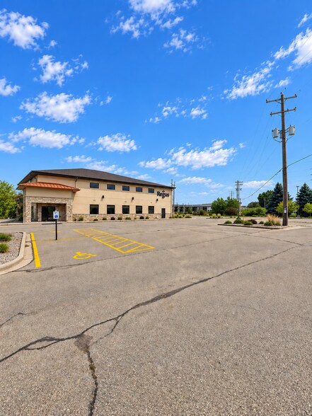 More Photos Of 310 Ohio St, Oshkosh Office For Sale