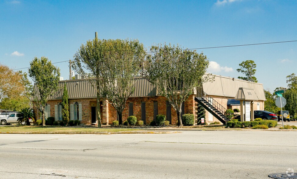 More Photos Of 855 Uvalde Rd, Houston Office For Sale