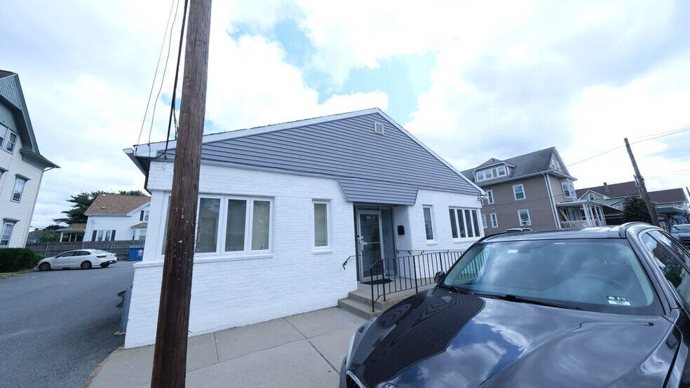 More Photos Of 761 Park Ave, Cranston Medical For Lease
