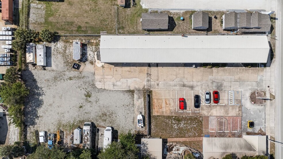 More Photos Of 468 Ridgewood Ave, Daytona Beach Light Distribution For Sale