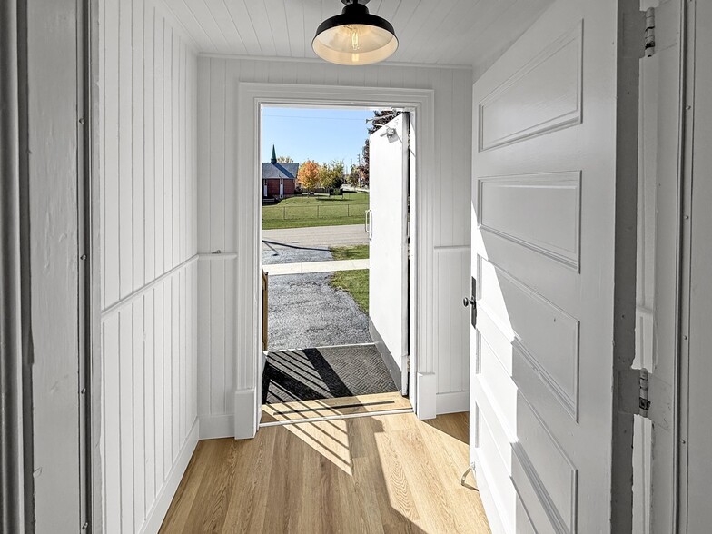 More Photos Of 364 Regent St, Orillia Religious Facility For Sale