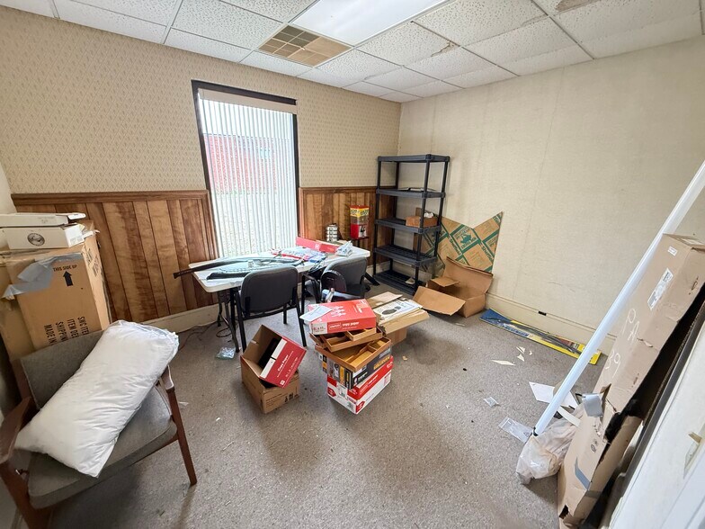 More Photos Of 906 N Breazeale Ave, Mount Olive Auto Dealership For Sale