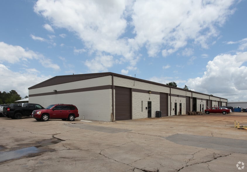More Photos Of 11303-11311 Jones Rd W, Houston Unknown For Lease