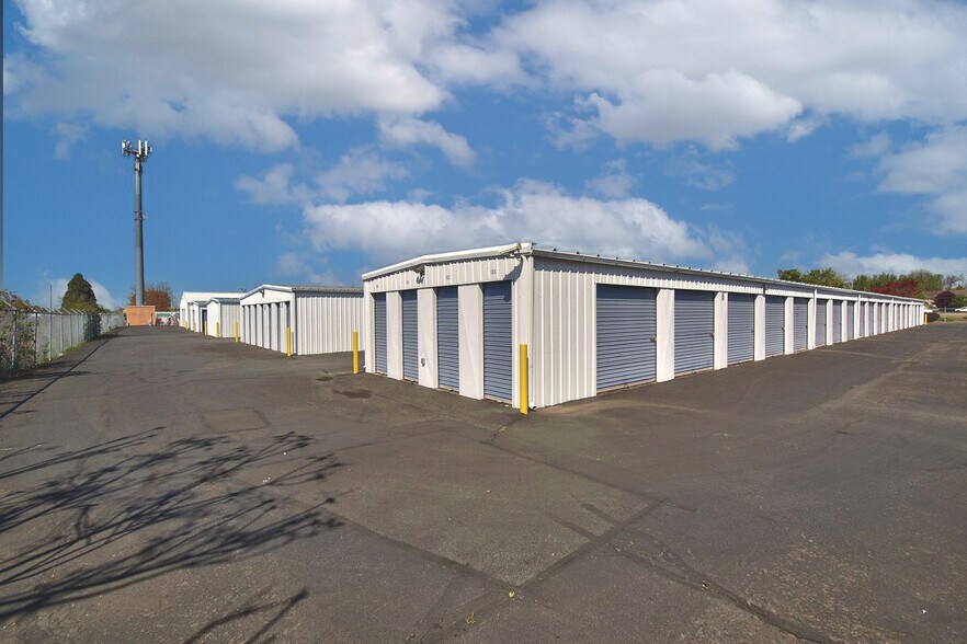 More Photos Of 931 N 1st St, Silverton Self Storage For Sale