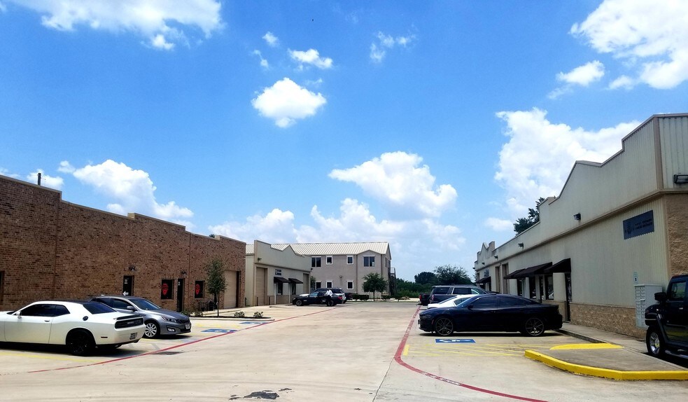 More Photos Of 30417 5th St, Fulshear Unknown For Lease