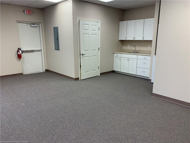 More Photos Of 1659 US Highway 27 N, Avon Park Medical For Sale