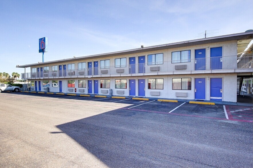 More Photos Of 5310 San Bernardo Ave, Laredo Hotel For Sale