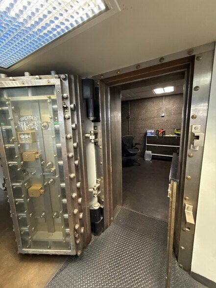 More Photos Of 234 SW Broadway, Portland Office For Lease