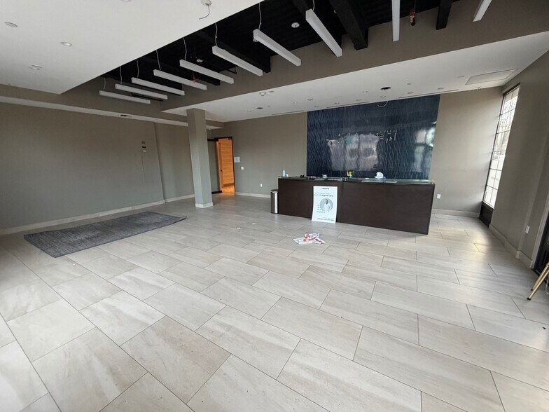 More Photos Of 3302 30th Ave, Long Island City Office For Lease