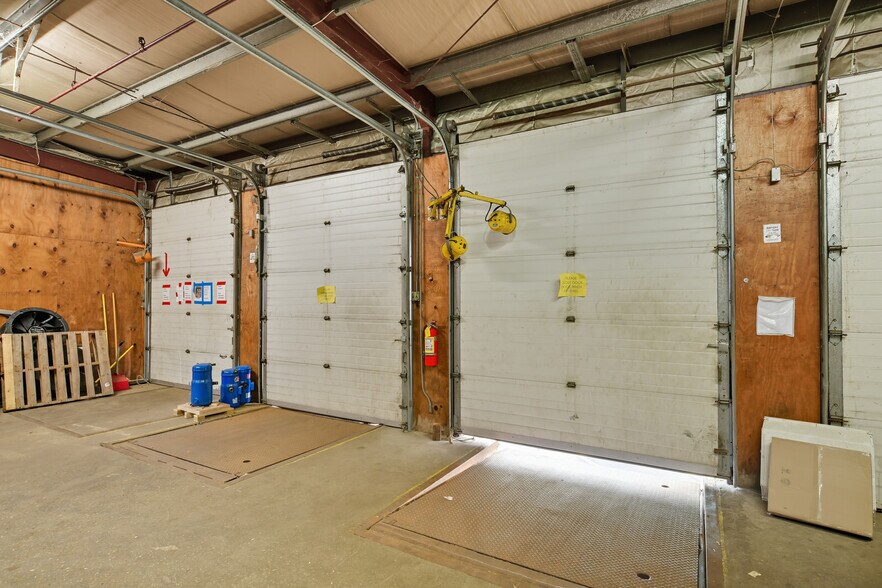 More Photos Of 122 Pleasant St, Easthampton Industrial For Lease