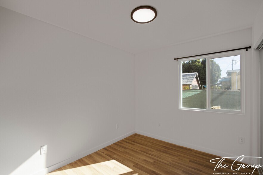 More Photos Of 856 W 47th St, Los Angeles Multifamily For Sale