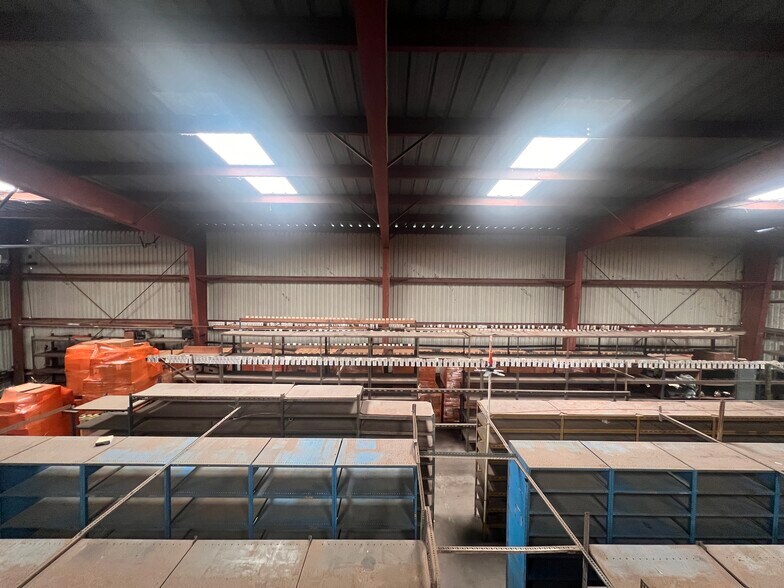 More Photos Of 13207 Highway 6, Santa Fe Auto Repair For Lease