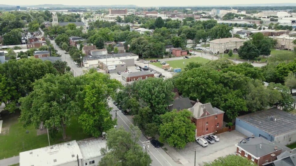 Primary Photo Of 952 S 6th St, Louisville Apartments For Sale