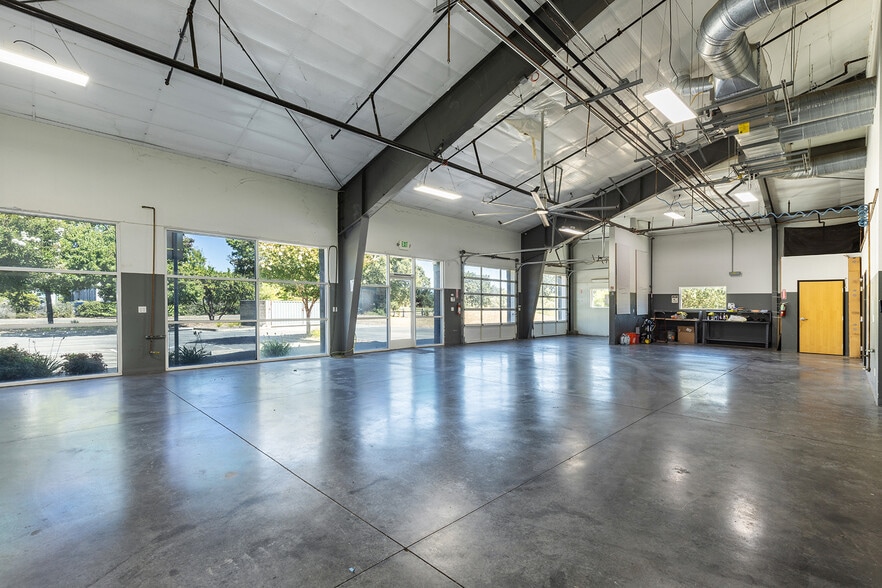 More Photos Of 800 American Way, Windsor Freestanding For Lease
