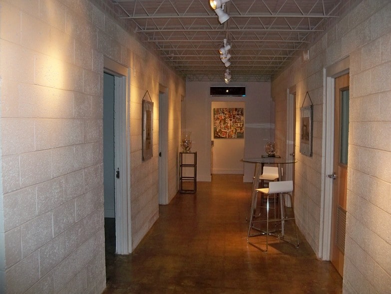 More Photos Of 314 Lloyd St, Greenville Office For Sale