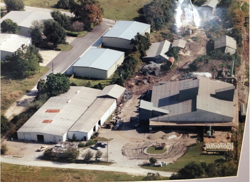 Primary Photo Of 710 S Rossiter St, Mount Dora Warehouse For Sale