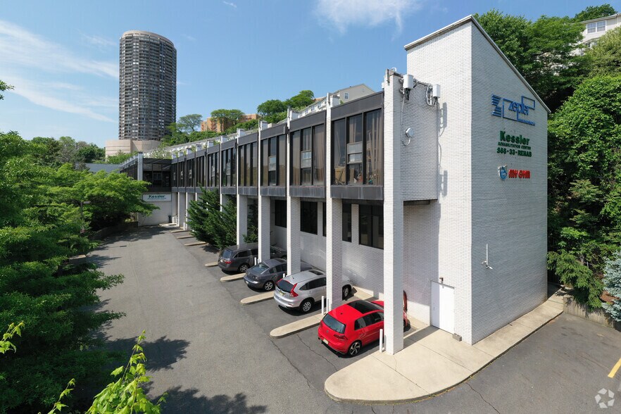 More Photos Of 8400 River Rd, North Bergen Office For Lease