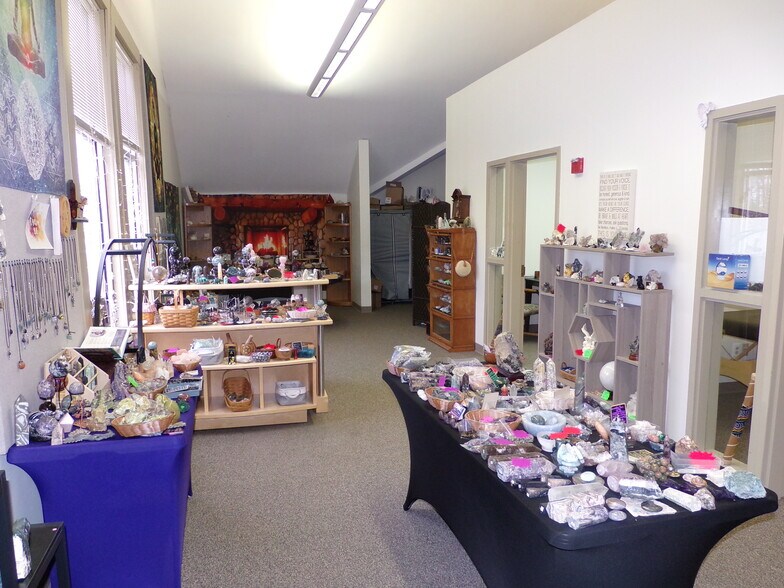 More Photos Of 171 Daniel Webster Hwy, Belmont Storefront Retail Office For Lease