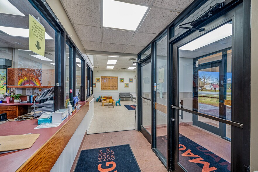 More Photos Of 15239 AL Highway 68, Crossville Medical For Sale