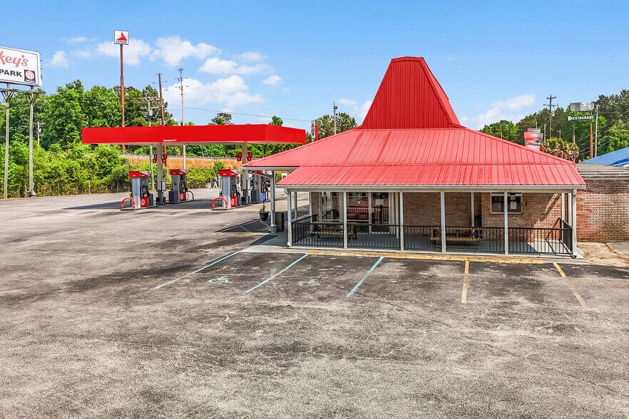 More Photos Of 500 Buff Blvd, Summerton General Retail For Sale