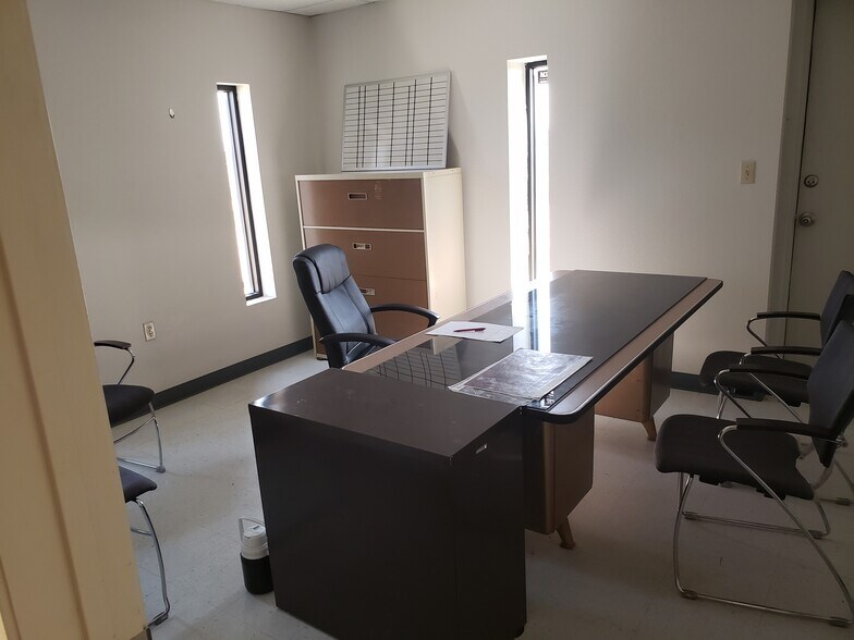 More Photos Of 15856 S Interstate 35, Bruceville Industrial For Lease