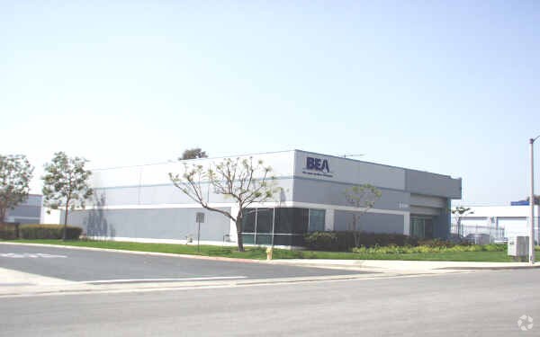 More Photos Of 2401 Pine St, Pomona Distribution For Sale