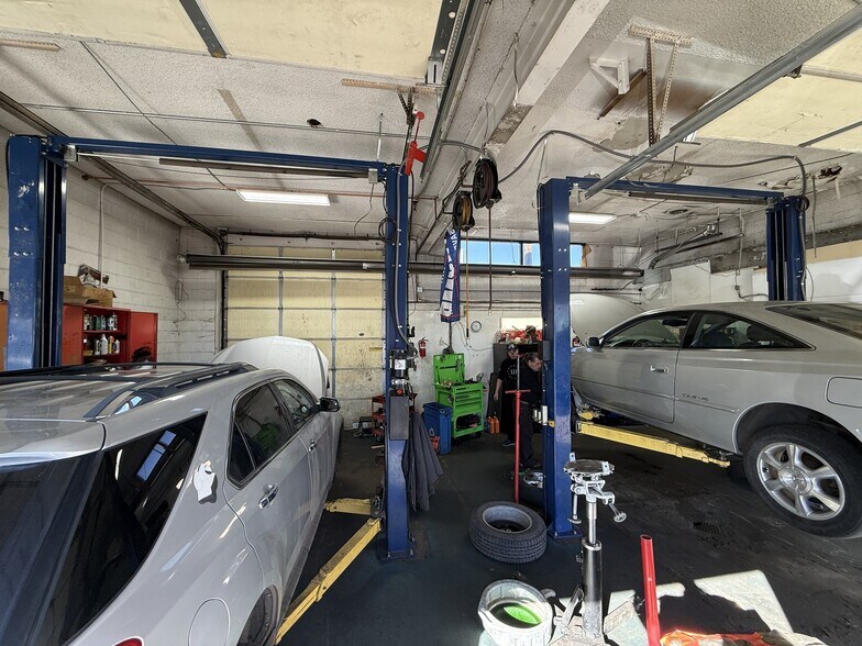 More Photos Of 395 Sheridan Blvd, Lakewood Auto Repair For Sale