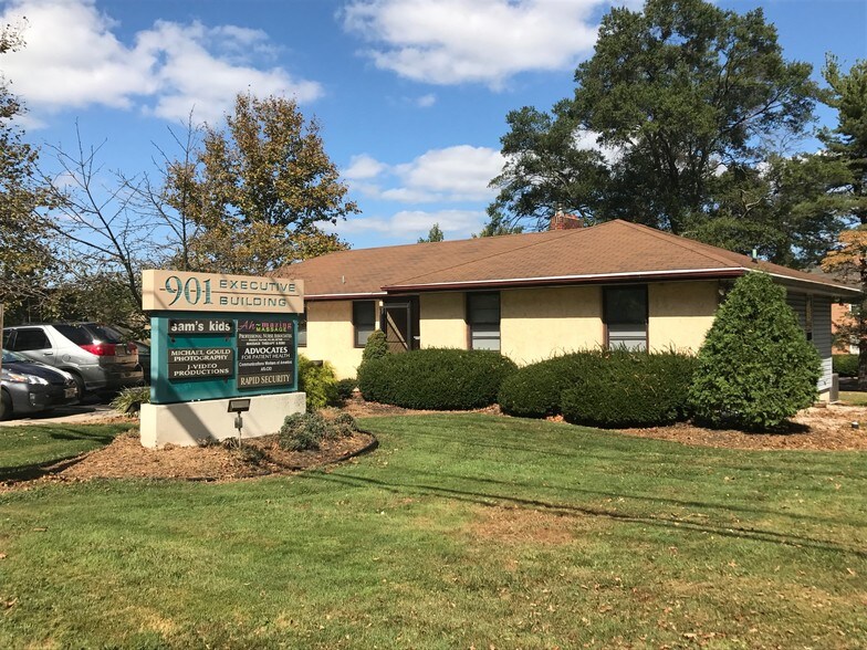 Primary Photo Of 901 Old Marlton Pike W, Marlton Medical For Sale