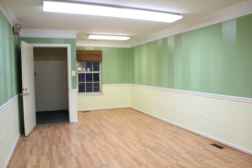 More Photos Of 11303 Amherst Ave, Wheaton Office Residential For Sale