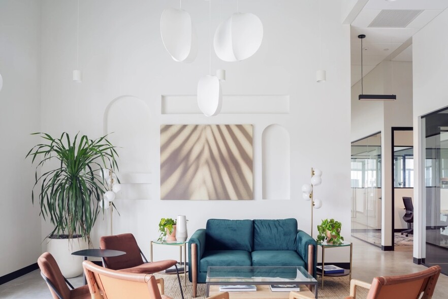 More Photos Of 19505 Biscayne Blvd, Miami Coworking Space