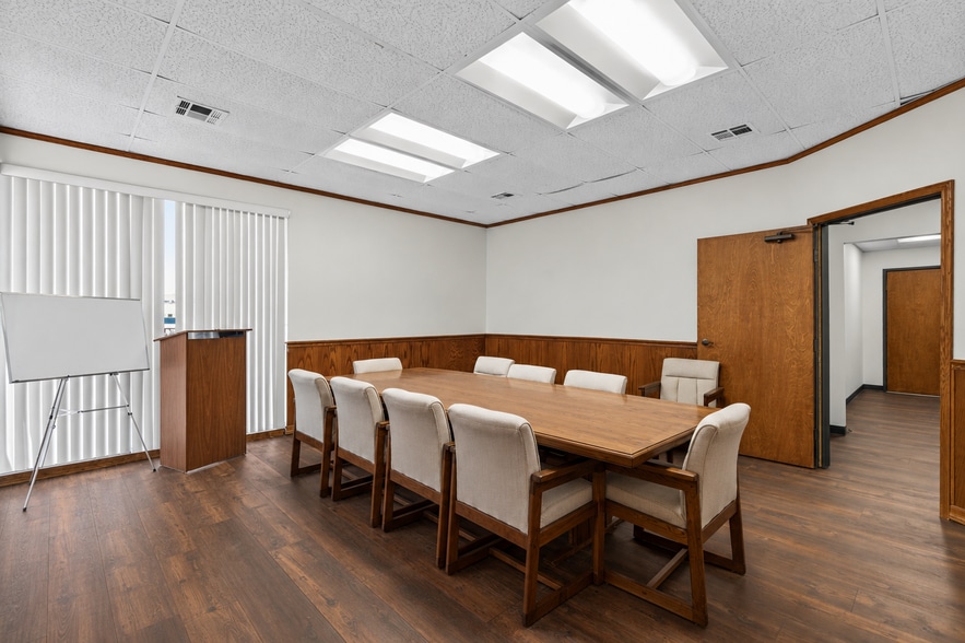 More Photos Of 19651 Nordhoff Way, Northridge Flex For Lease