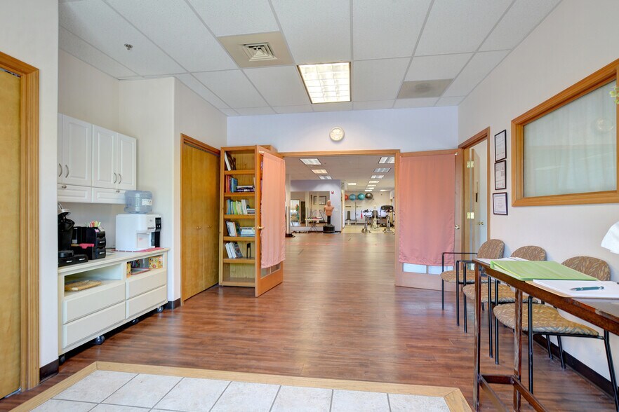 More Photos Of 905 Skylark Pl, Ashland Medical For Sale