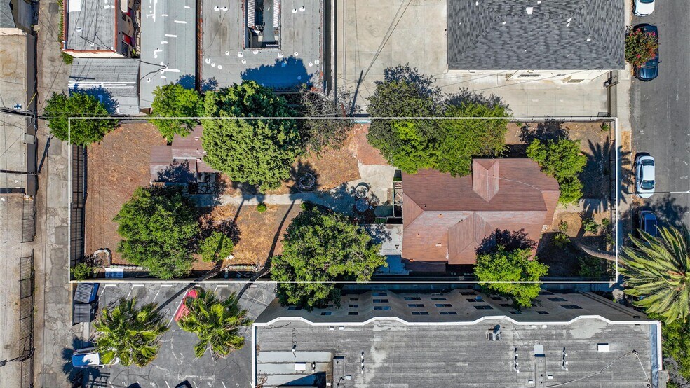 More Photos Of 3015 Shrine Pl, Los Angeles Dormitory For Sale