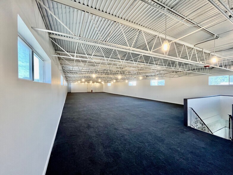 More Photos Of 2000 N Dixie Hwy, Hollywood Light Manufacturing For Lease