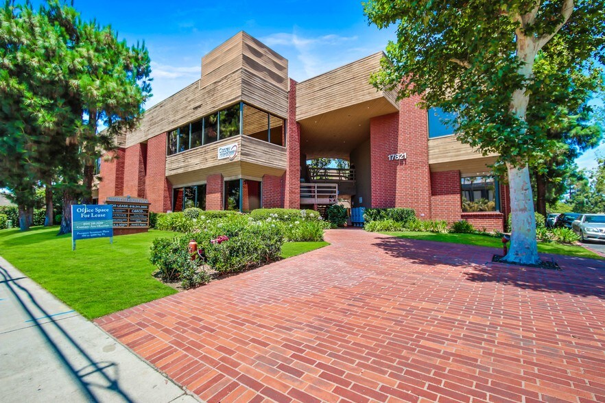 More Photos Of 17821 E 17th St, Tustin Loft Creative Space For Lease