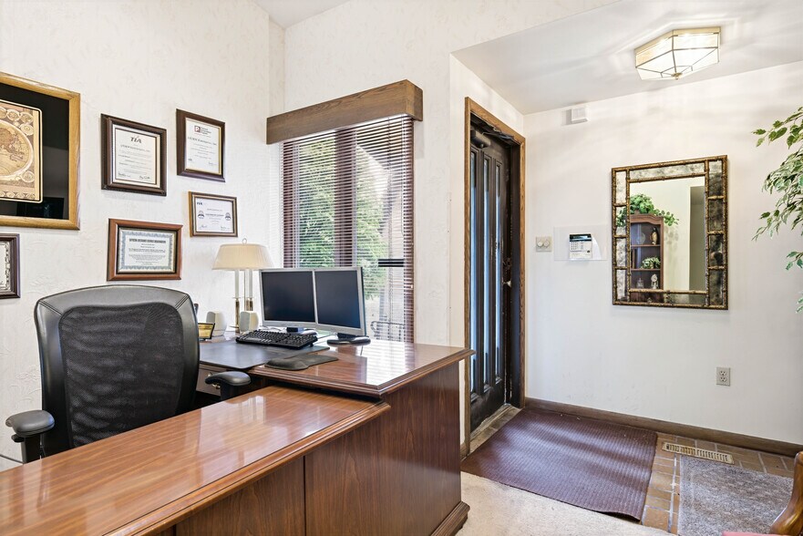 More Photos Of 2001-2007 Kinvara Dr, Pittsburgh Office For Sale