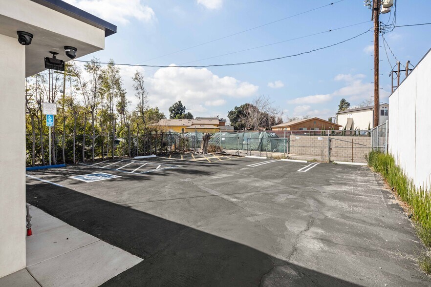 More Photos Of 8809 Sunland Blvd, Sun Valley Medical For Lease