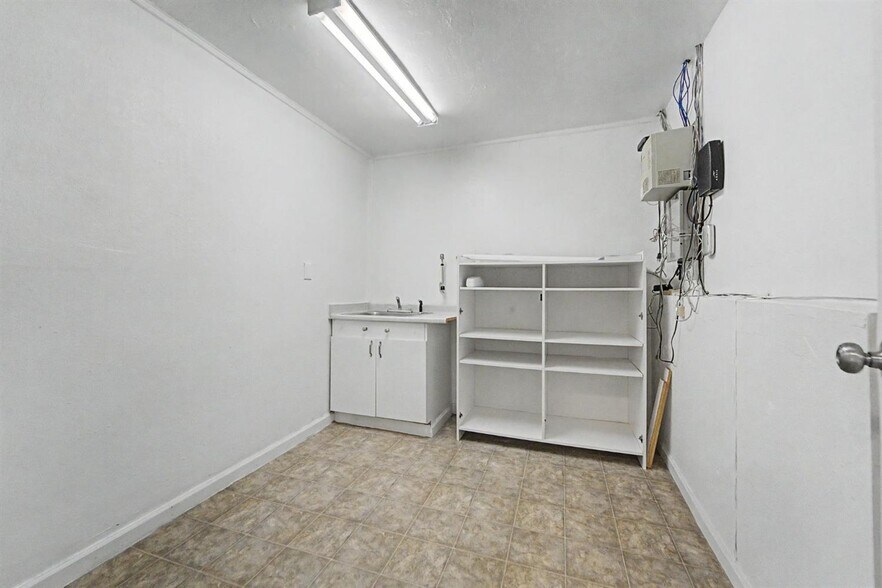 More Photos Of 1835 N Beale Rd, Marysville Office For Sale