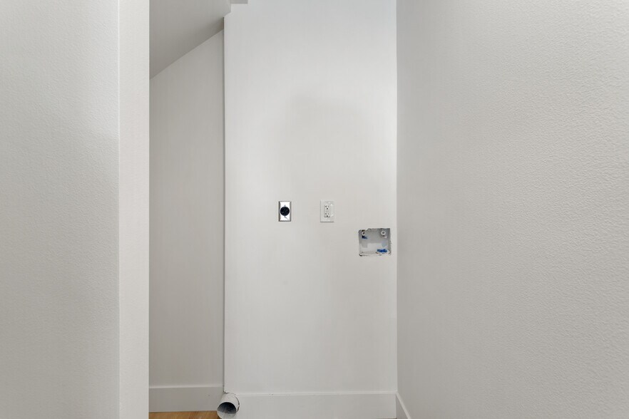 More Photos Of 707 W 80th St, Los Angeles Land For Sale