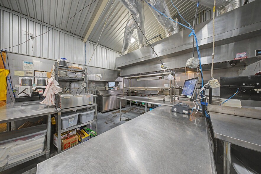 More Photos Of 1412 S Margaret Ave, Kirbyville Restaurant For Sale