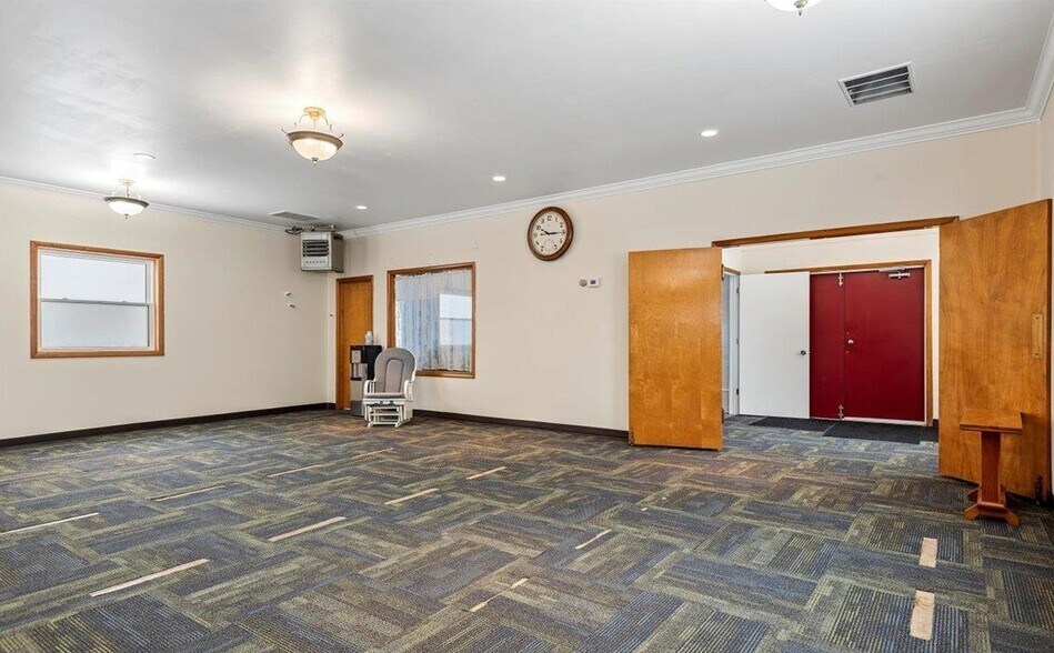 More Photos Of 110 W Main St, Pleasant Plains Religious Facility For Sale