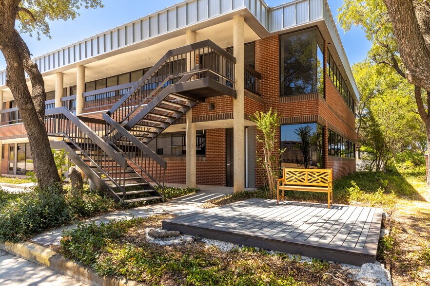 More Photos Of 7418 John Smith, San Antonio Loft Creative Space For Lease