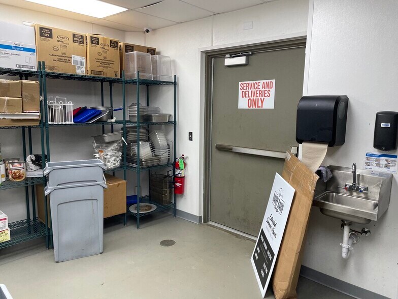 More Photos Of 121 Main St, Oswego Restaurant For Lease